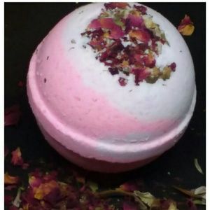 Set of 2 Love spell bath bombs